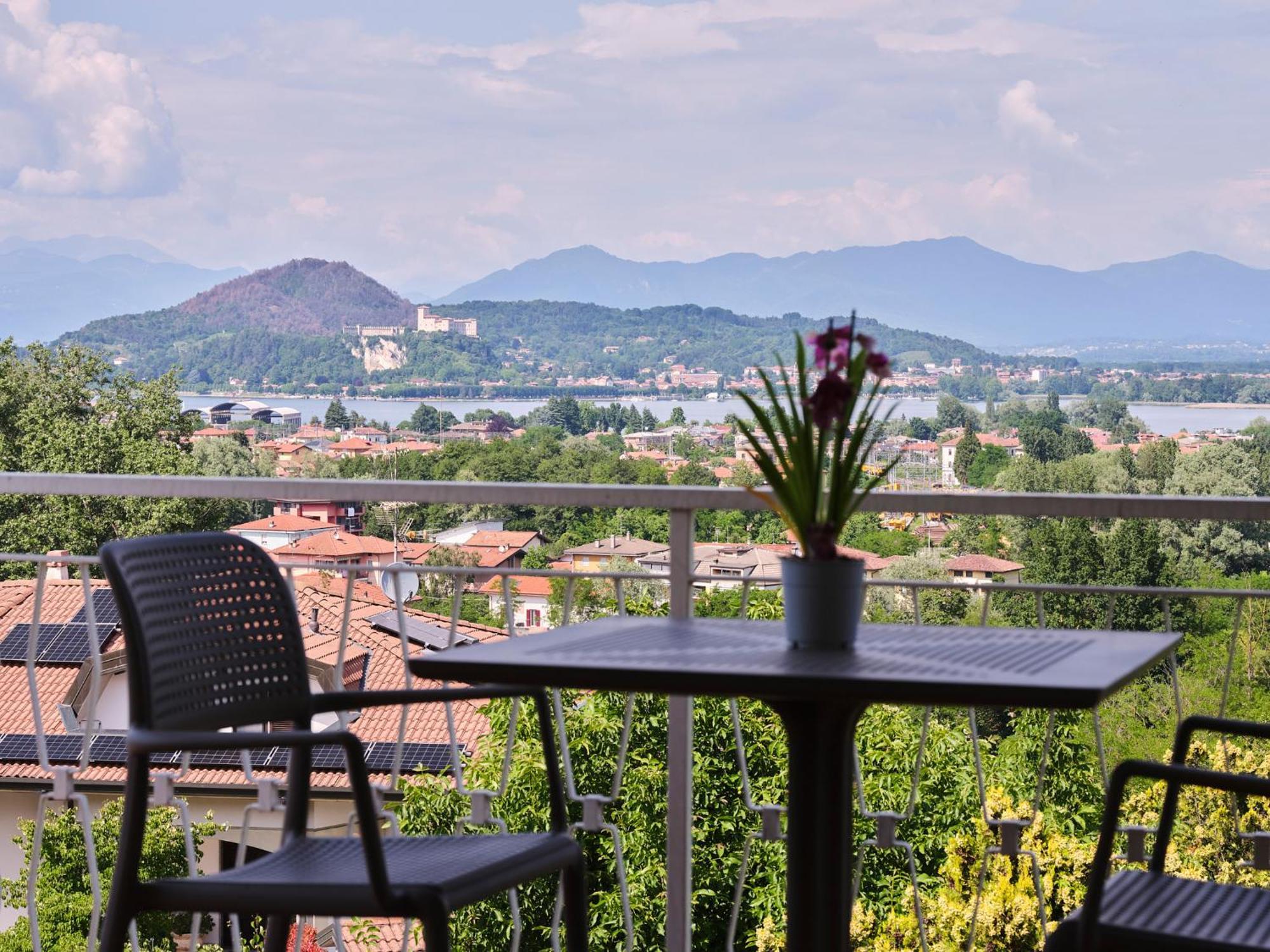 Casa Ierardi - Appartamento Arona Bellavista Exteriör bild