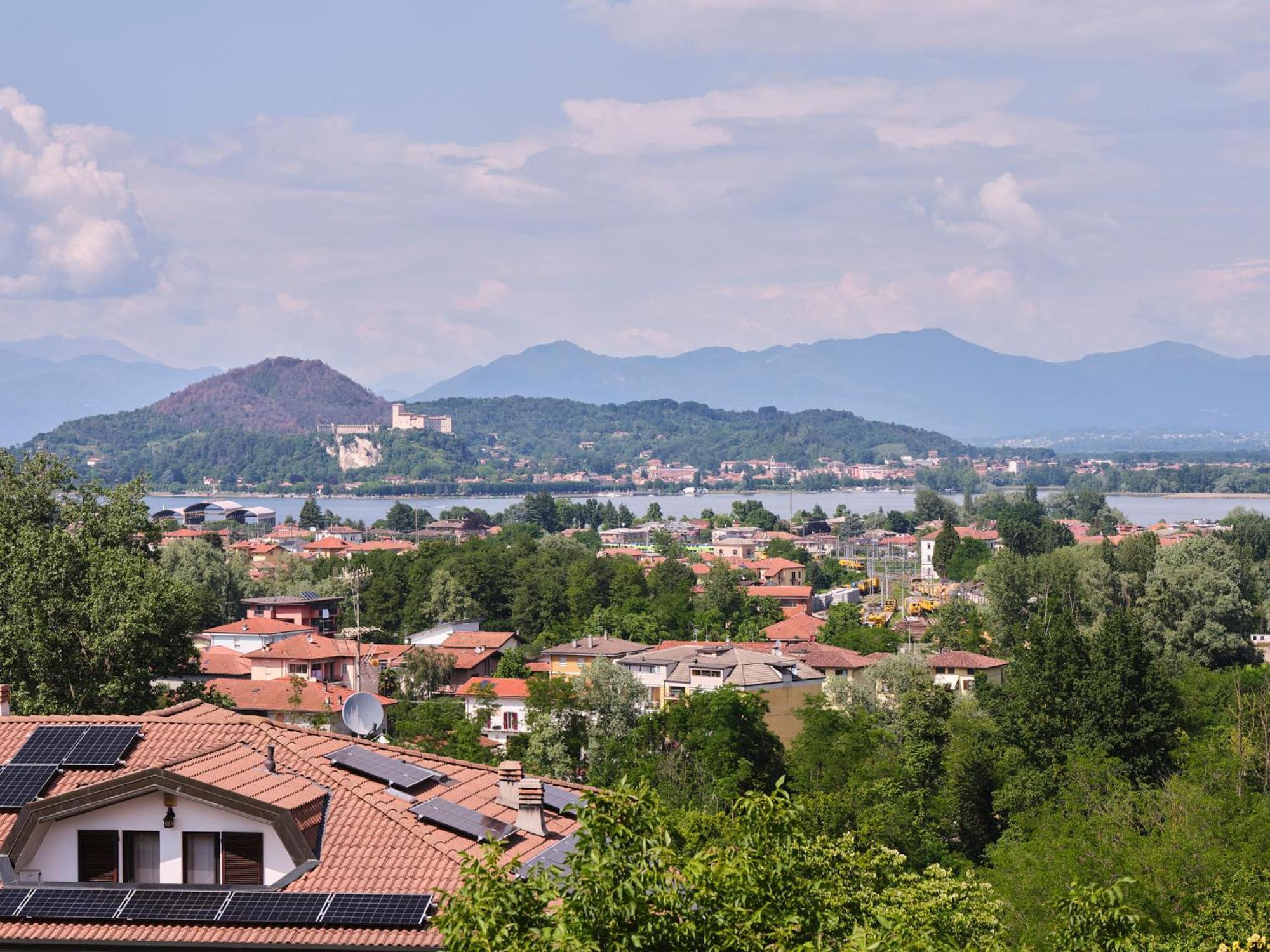 Casa Ierardi - Appartamento Arona Bellavista Exteriör bild
